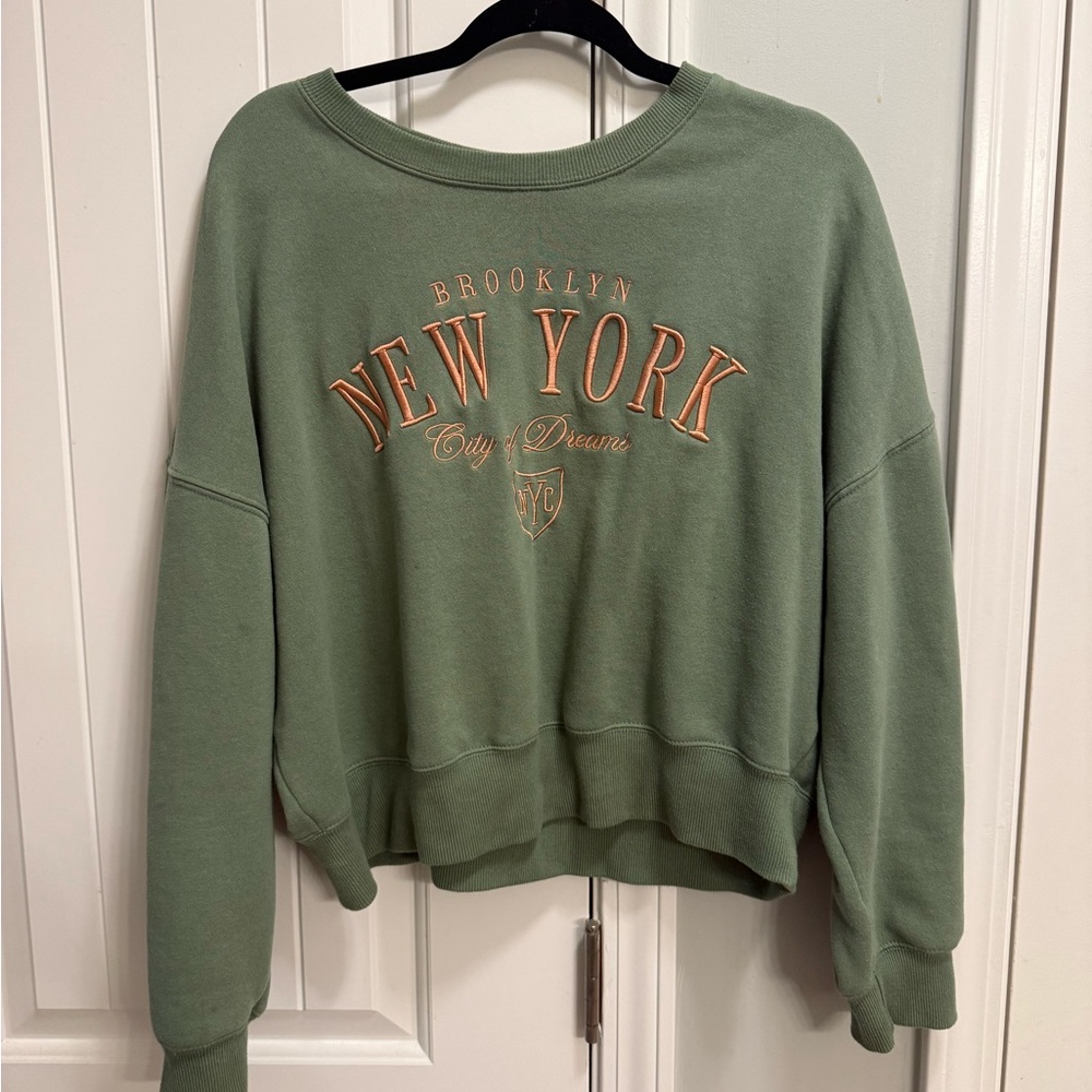 Green New York Graphic Sweatshirt
